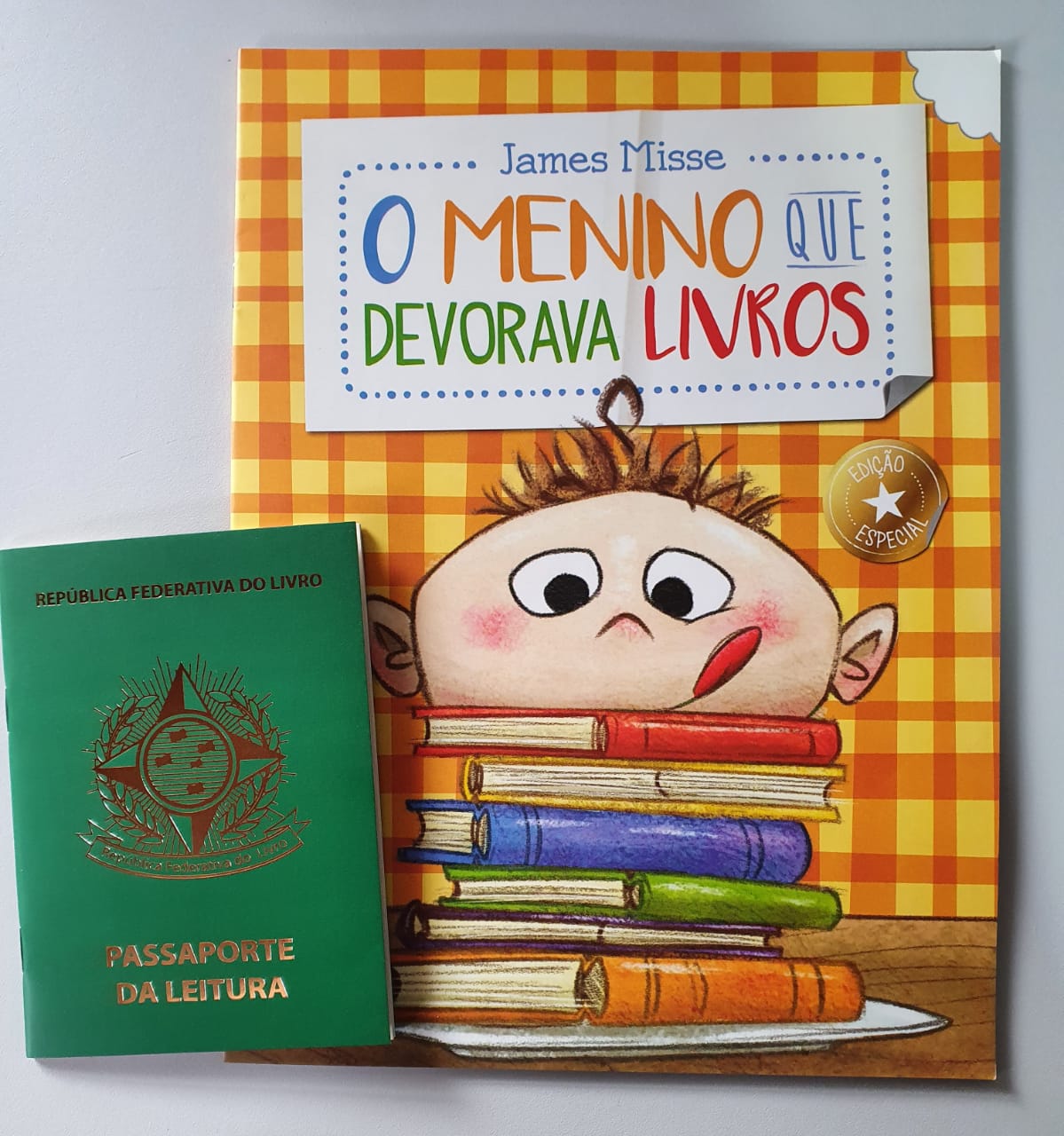 O Menino Que Devora Livros Passaporte Da Leitura